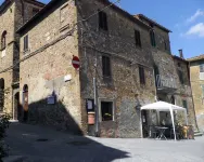 Casa Bohème Atelier- Holiday apartment in a village in Tuscany Hotels in Trequanda