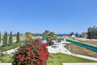 HARMONY of Sew view, Nature and Amazing Pool. The beach is 150 Meters away!