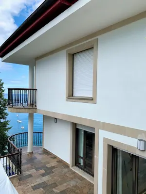 Perfect family villa in front of the Getaria Bay Hotels in Getaria