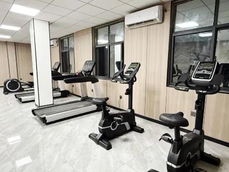 Hotel Eden 24 Novembre Отели рядом с достопримечательностью «ROND POINT SUPER LEMBA»