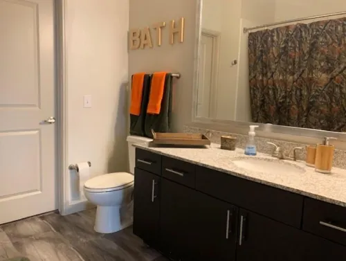 24 Hour Gym, House, Outside Pool, Elevator, Great Parking