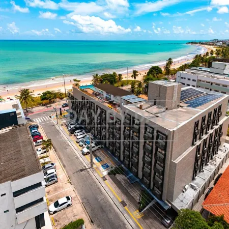 Arpoar Suites by Day by Day Отели рядом с достопримечательностью «Пляж Кабу-Бранку»