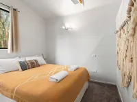 Emerald Beach Eucalyptus Cottage Hotels in Emerald Beach