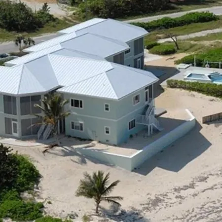"Cayman Breeze" - 2Br Oceanfront Condo w/ Quiet Setting Near Rum Point