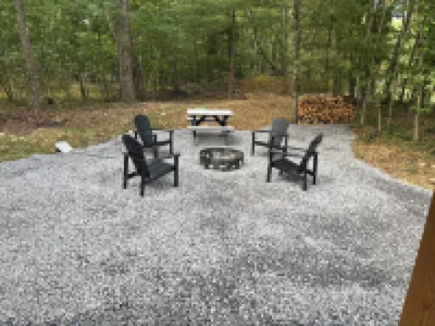 Cozy cabin with in the heart of Benezette, 1 mile from viewing center.