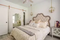 Spacious Haven with Fenced Yard and Comforts - Stunning Retreat