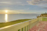 Oceanfront Kenai Villa w/ Fireplace & Deck -  Privatzimmer