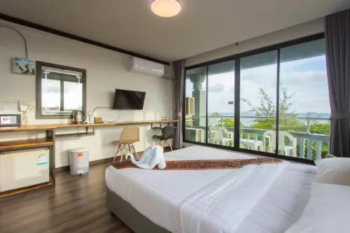 PIMPIMARN BEACH HOTEL