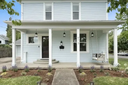 Vintage House on Main St