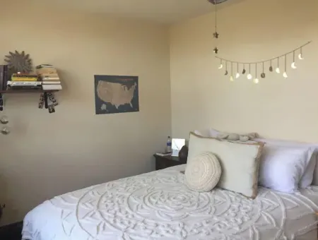 Sweet and spacious mountain view home w/fireplace!