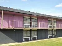 River Valley Inn and Suites by Belvilla Hotels in Fort Smith