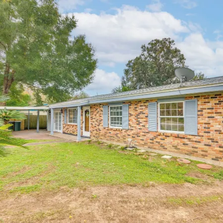 Foosball Games & Al Fresco Dining: Pensacola Home!