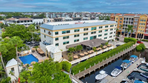 Bayfront Inn 5th Avenue in Naples