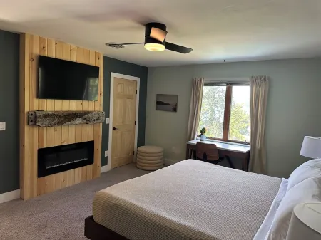 Private 3-Acre 4Br3ba w/Lake Access Off Wine Trail