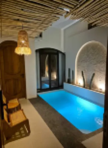 NUMAR VILLAS - bohemian with private pool