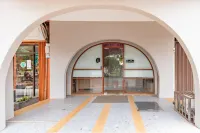 Urbanview Hotel R House Batuaji Hotels in Sagulung