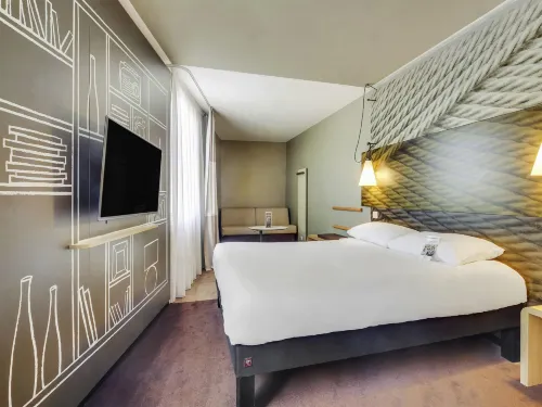 Ibis Saint-Germain-en-Laye Centre - Airport Shuttle