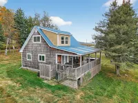 Private & Peaceful Lakehouse w/ Hot tub + King bed Hotels in Susquehanna County