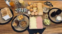 Maison Michelangelo - breakfast