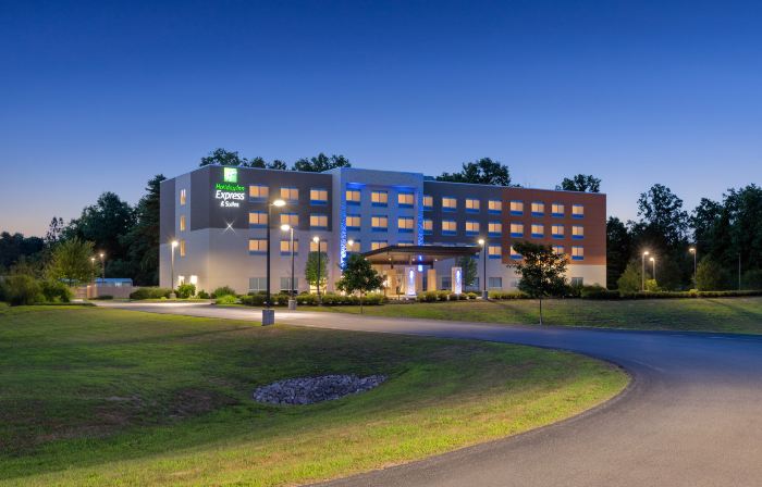 Holiday Inn Express & Suites QUEENSBURY - LAKE GEORGE AREA by IHG