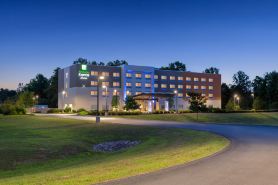 Holiday Inn Express & Suites QUEENSBURY - LAKE GEORGE AREA by IHG
