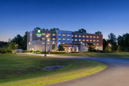 Holiday Inn Express & Suites QUEENSBURY - LAKE GEORGE AREA by IHG