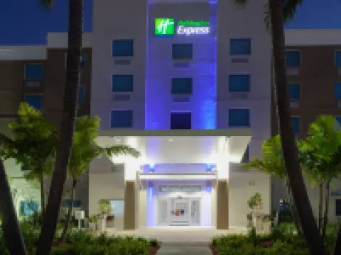 Holiday Inn Express & Suites FT. LAUDERDALE AIRPORT/CRUISE by IHG Hotels in Broward County