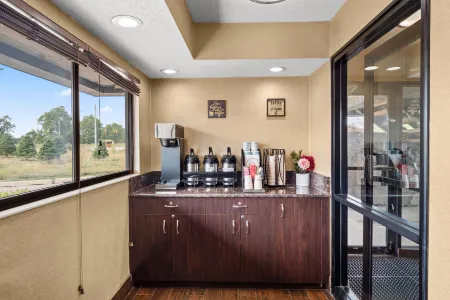 Red Roof Inn Lansing East - MSU