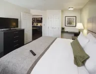 Candlewood Suites 西小石城 - 停車場