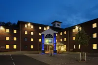 Holiday Inn Express Droitwich Spa Отели в г. 
