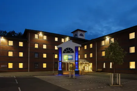 Holiday Inn Express Droitwich Spa Отели рядом с достопримечательностью «Bromsgrove School»