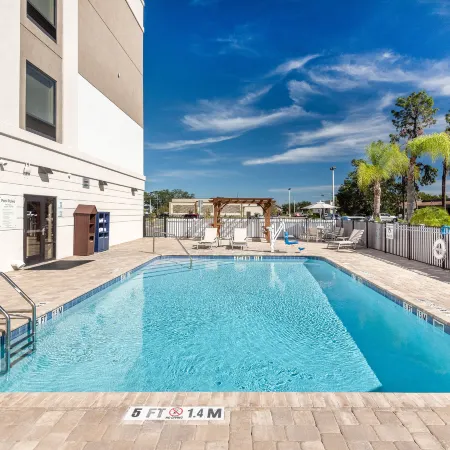 Holiday Inn Express & Suites LAKELAND SOUTH by IHG