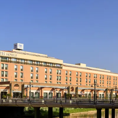 NH Malaga Hotels near Fuente de Genova