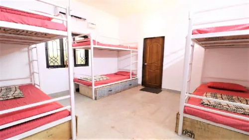 Rootsvilla Vagator - Longstays, Coworking Backpacker's Hostel