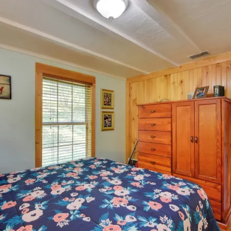 Mountain Cottage w/ Views Near Tail of the Dragon!