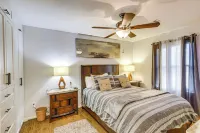 Dog-Friendly Cypress Vacation Rental w/ Lanai! - Wifi