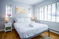 Marshmallow - 2 Bedroom Cottage - Oxwich Hotels in Penrice