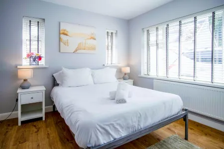 Marshmallow - 2 Bedroom Cottage - Oxwich Отели в г. Пенрис