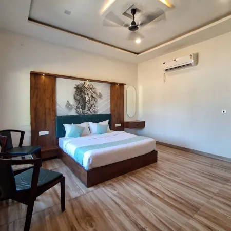 Orchard Hills Resort