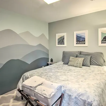Renovated Studio on 5 Acres - Near Vineyards!