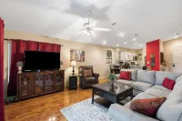 Home on the Golf Range - Holiday Hills Branson - Golf Resort - Outdoor Pools Hotels in Scott Township