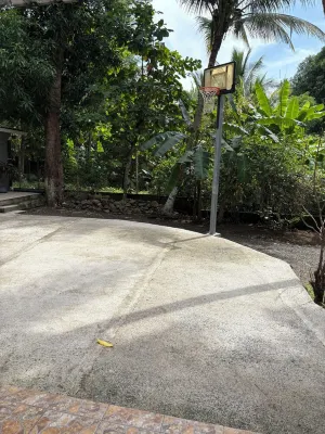 Tropical Private Beach House 3 Mins from the Beach .Close to Restaurants ,Stores Hotels in Atami