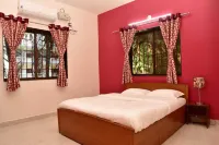 Whispering Palm Parra Hotels in Parra