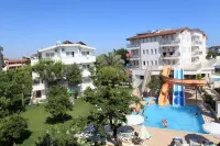 Catty Cats Garden Hotel - Beach