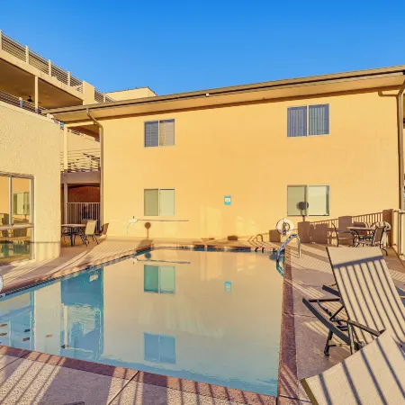 Walkable Waterfront Oasis w/ London Bridge Views!