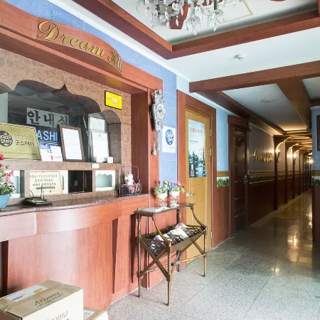 Dreamhill Motel Отели рядом с достопримечательностью «Астрономическая обсерватория «Чхомсондэ»»