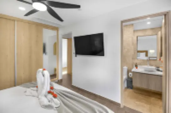 Heavenly View - 2 Bdrm Oceanview Apartment