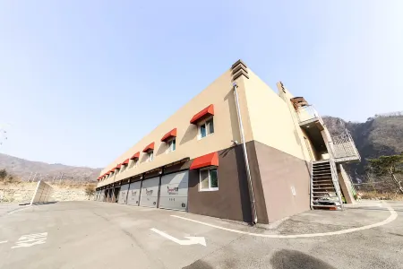 Yeongwol Self Check-in Motel Отели рядом с достопримечательностью «Byeolmaro Observatory»