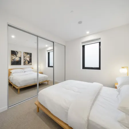 Sleek Inner-City 2-Bed with Swimming Pool & BBQ