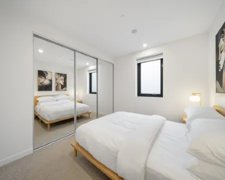 Sleek Inner-City 2-Bed with Swimming Pool & BBQ Hotels in Dickson